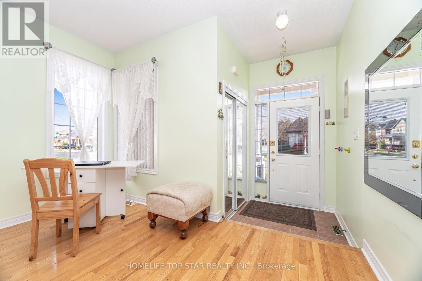 26 Delray Drive, Markham, Ontario  L6E 1Y6 - Photo 8 - N12512478