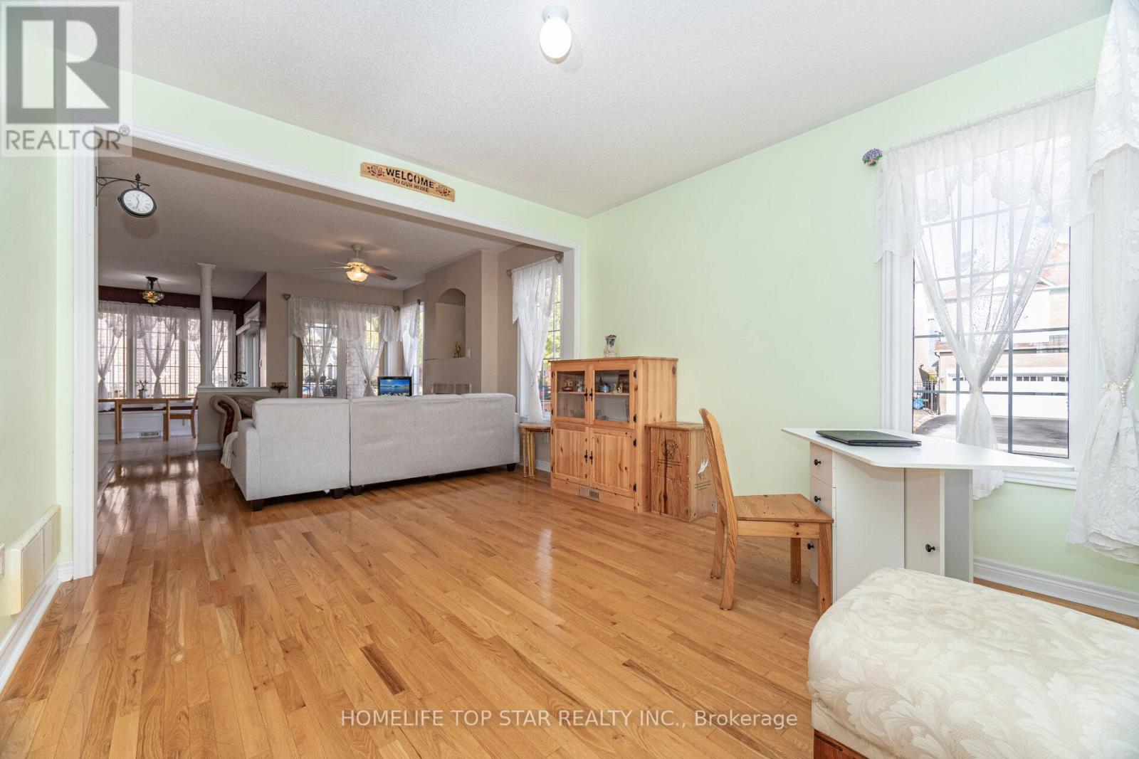 26 Delray Drive, Markham, Ontario  L6E 1Y6 - Photo 9 - N12512478