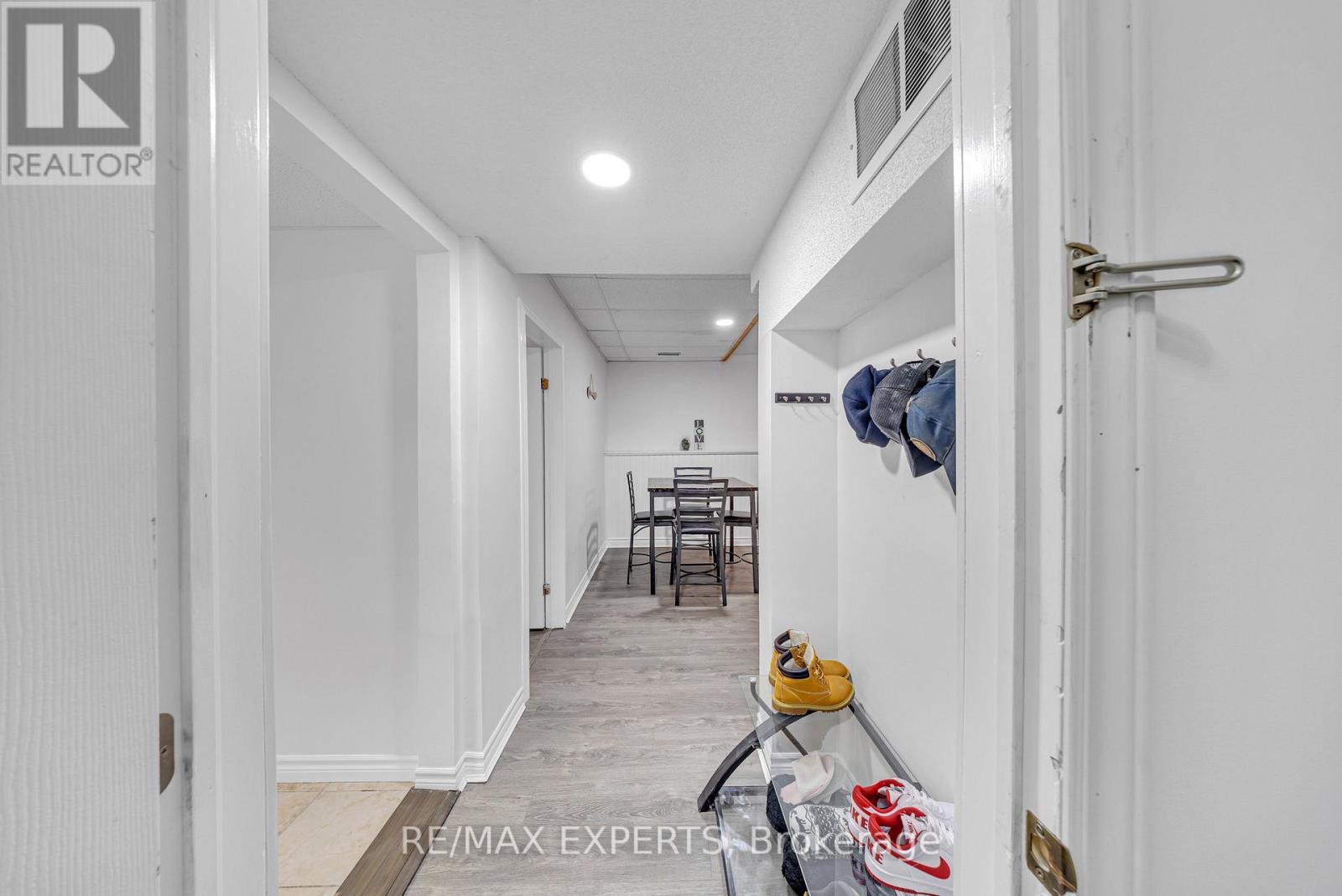 945 Nantyr Drive, Innisfil, Ontario  L9S 1S7 - Photo 16 - N12512482