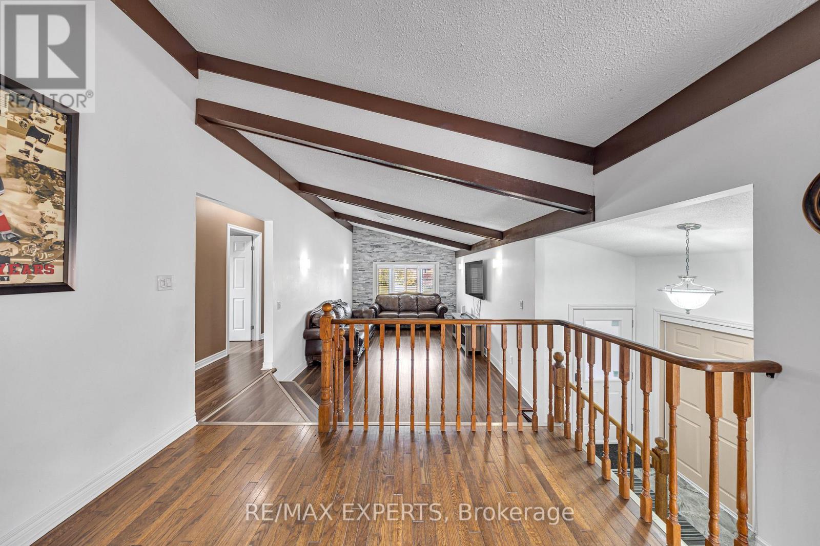 945 Nantyr Drive, Innisfil, Ontario  L9S 1S7 - Photo 2 - N12512482