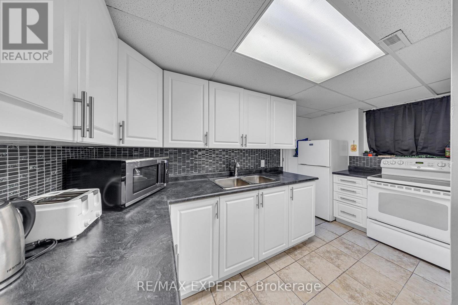 945 Nantyr Drive, Innisfil, Ontario  L9S 1S7 - Photo 21 - N12512482