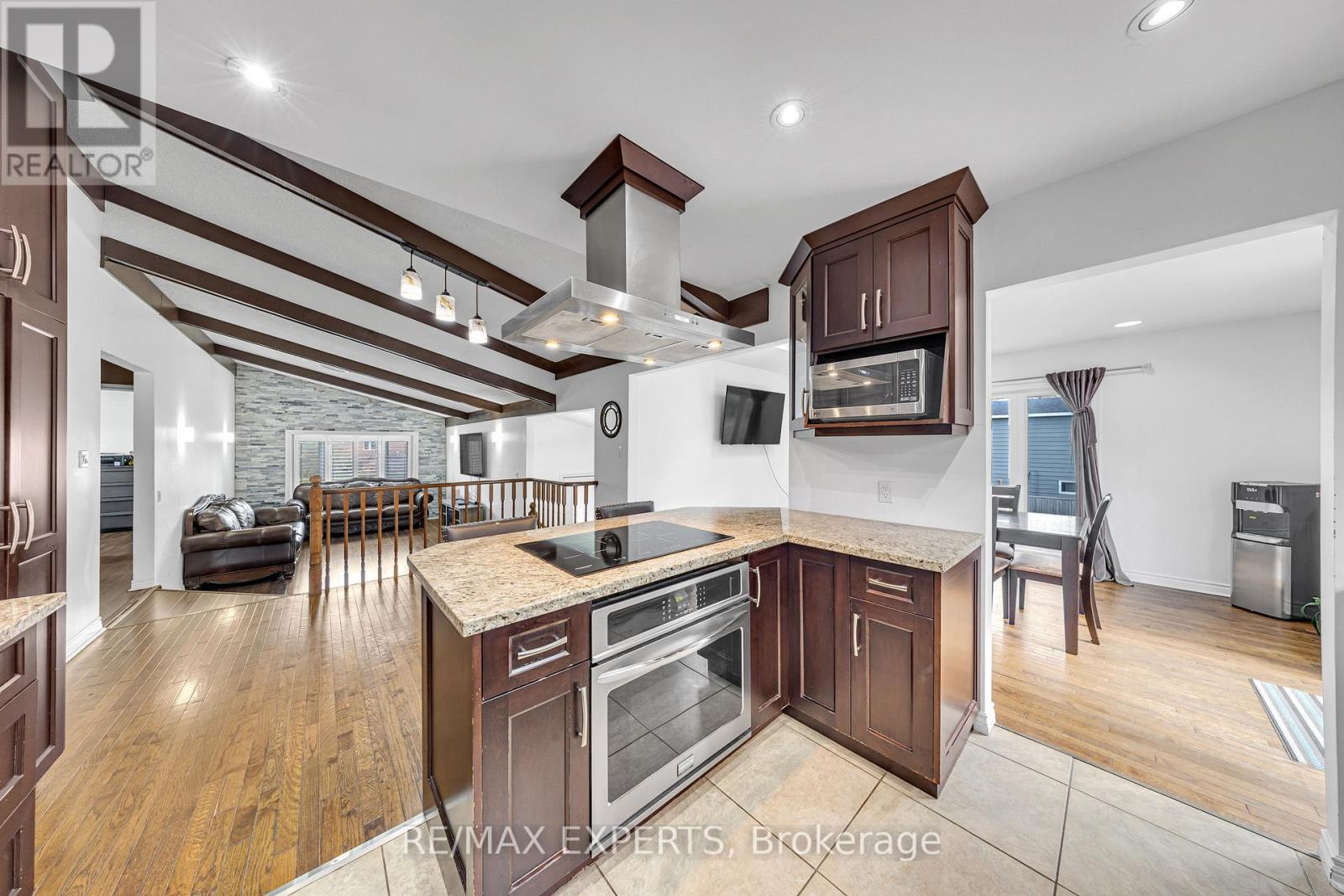 945 Nantyr Drive, Innisfil, Ontario  L9S 1S7 - Photo 7 - N12512482