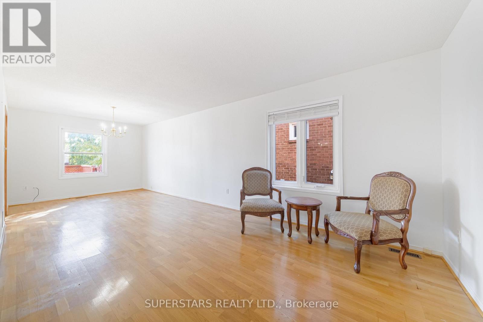 19 Justus Drive, Richmond Hill, Ontario  L4C 9Z4 - Photo 10 - N12512510