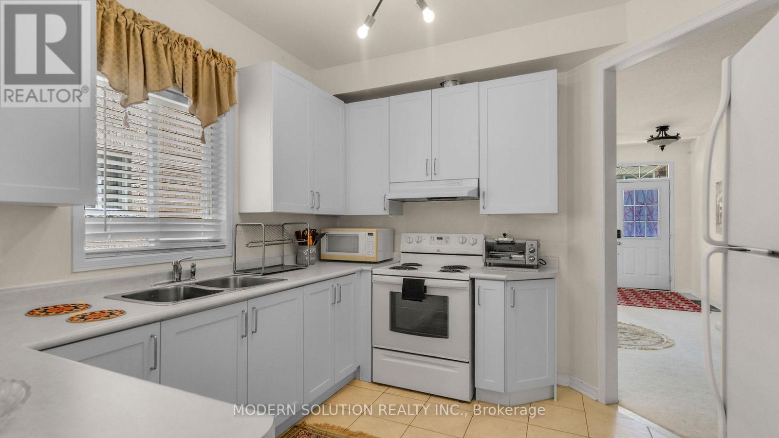 86 Lebovic Drive, Richmond Hill, Ontario  L4E 5C1 - Photo 14 - N12512600