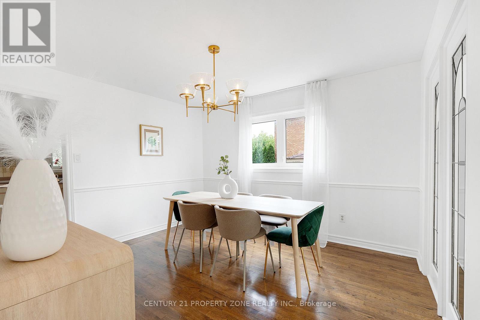 380 Summerchase Drive, Oakville, Ontario  L6H 5T7 - Photo 11 - W12478744