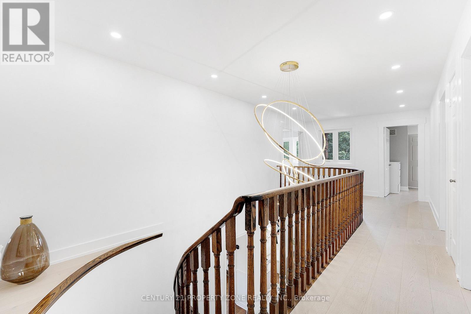 380 Summerchase Drive, Oakville, Ontario  L6H 5T7 - Photo 23 - W12478744