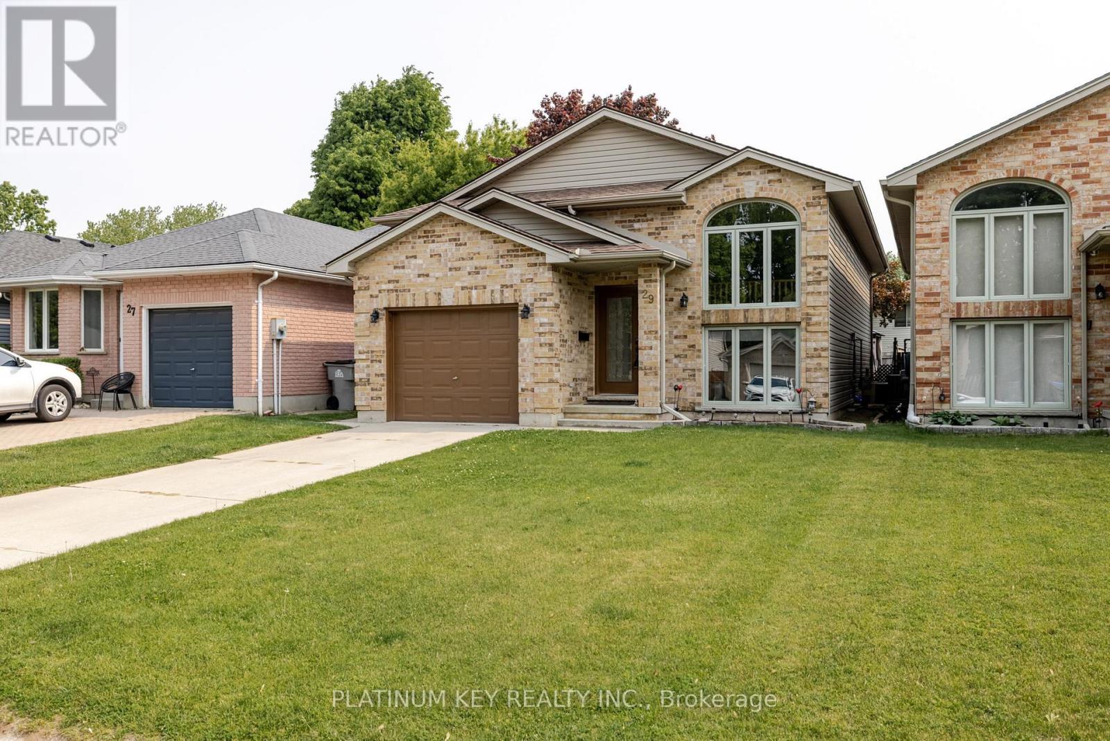29 Dell Drive, Strathroy-Caradoc, Ontario  N7G 1C6 - Photo 25 - X12446254