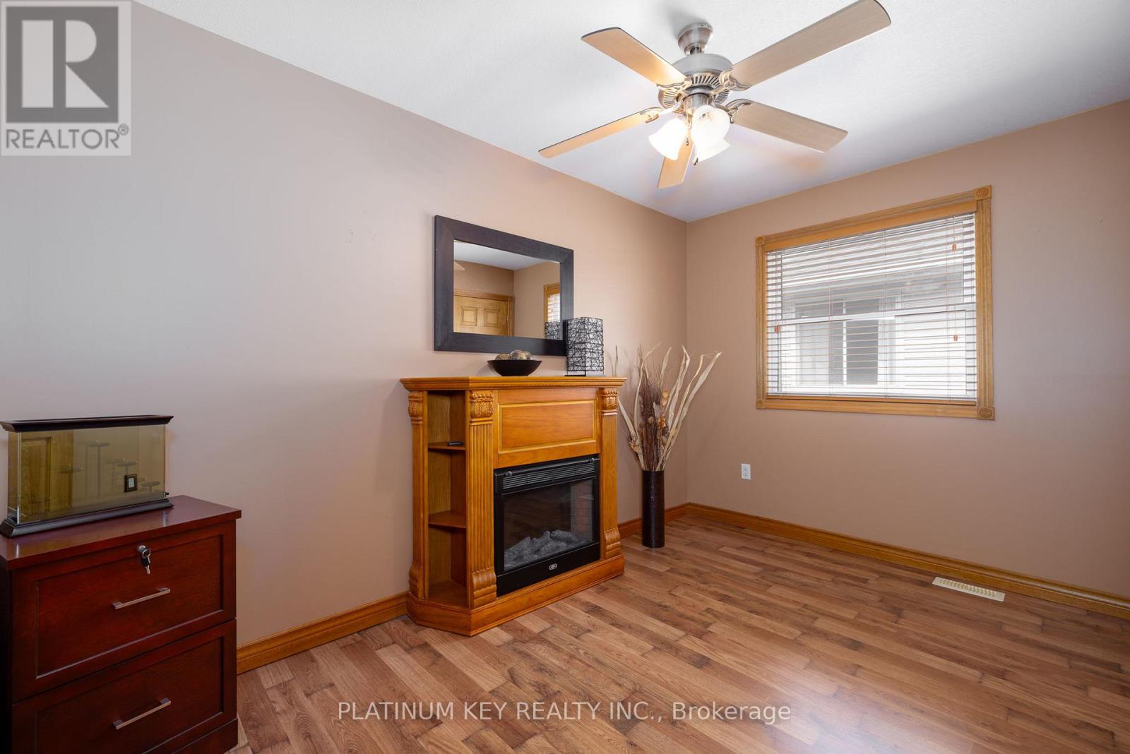 29 Dell Drive, Strathroy-Caradoc, Ontario  N7G 1C6 - Photo 30 - X12446254