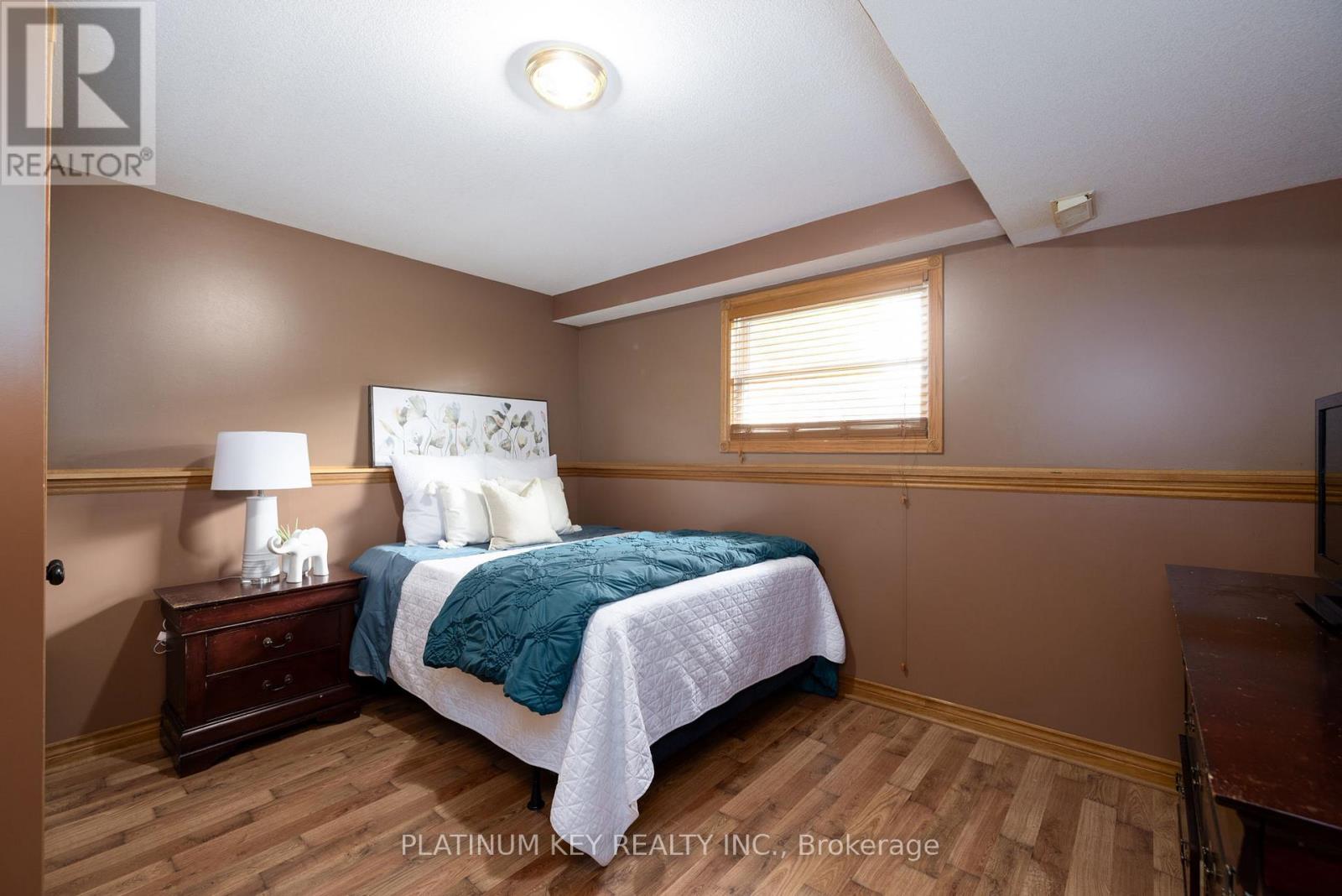 29 Dell Drive, Strathroy-Caradoc, Ontario  N7G 1C6 - Photo 34 - X12446254