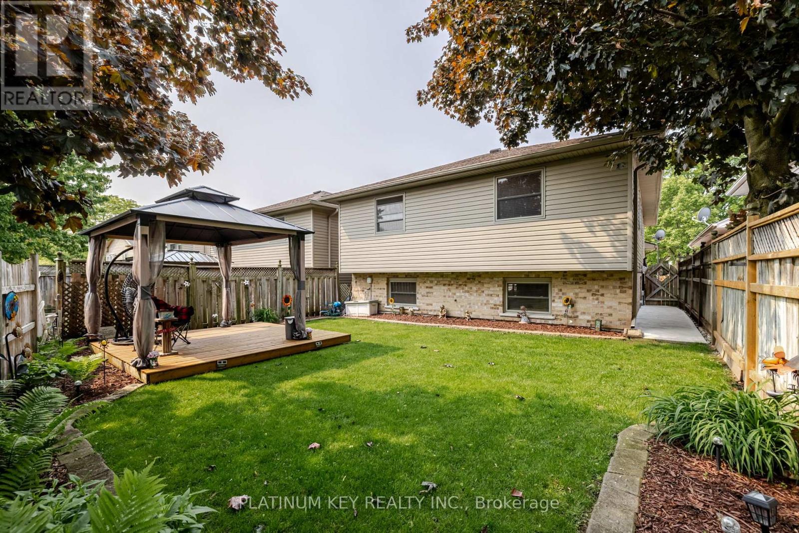 29 Dell Drive, Strathroy-Caradoc, Ontario  N7G 1C6 - Photo 38 - X12446254