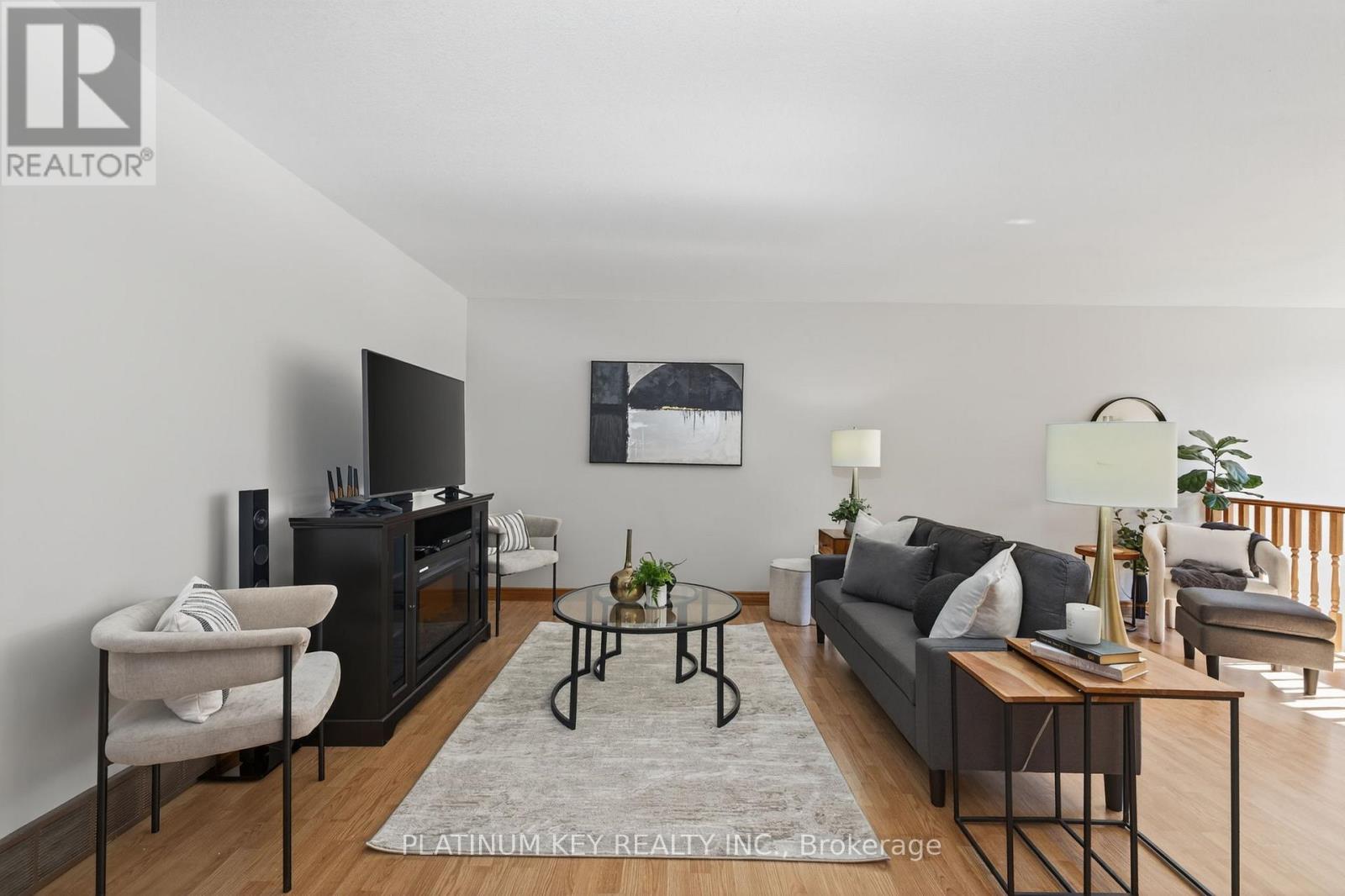 29 Dell Drive, Strathroy-Caradoc, Ontario  N7G 1C6 - Photo 7 - X12446254