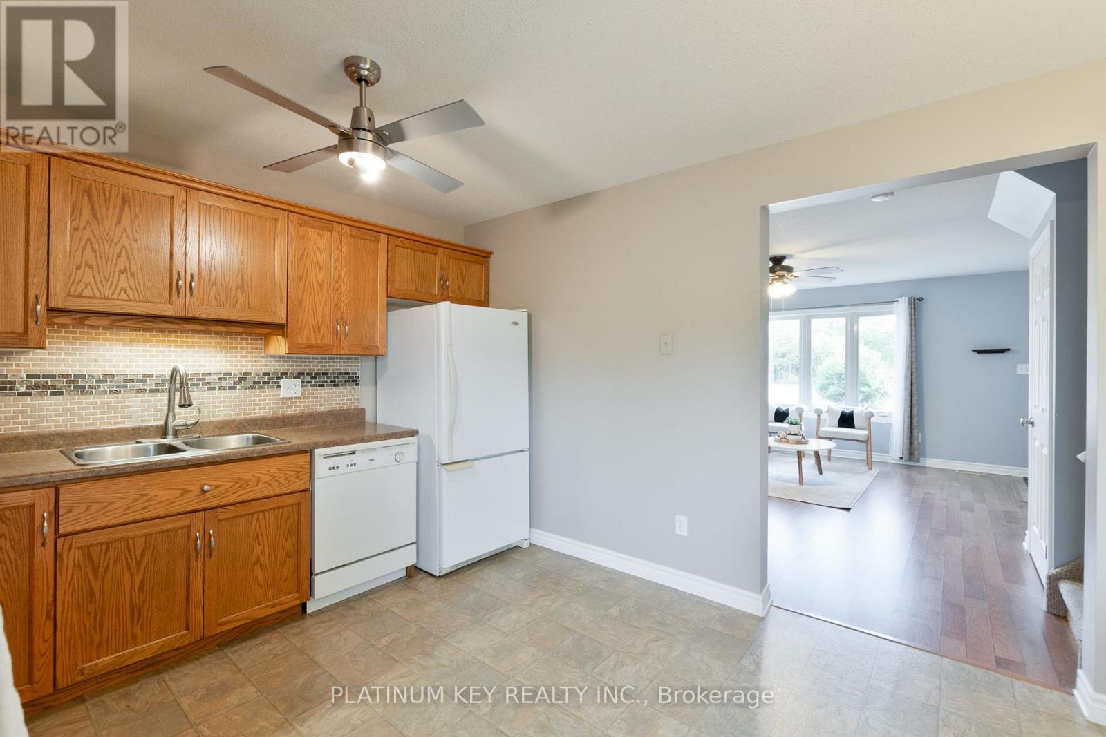 19 Katie Lane, Strathroy-Caradoc, Ontario  N7G 4E5 - Photo 12 - X12460634