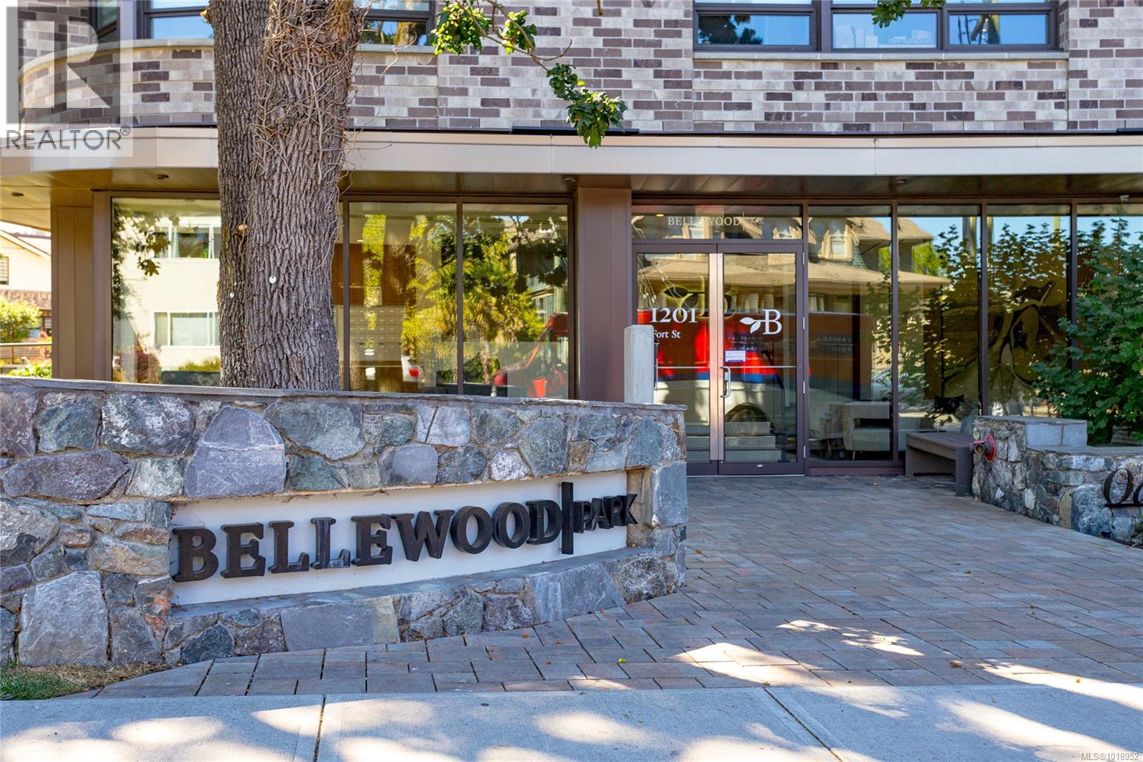 203 1201 Fort St, Victoria, British Columbia