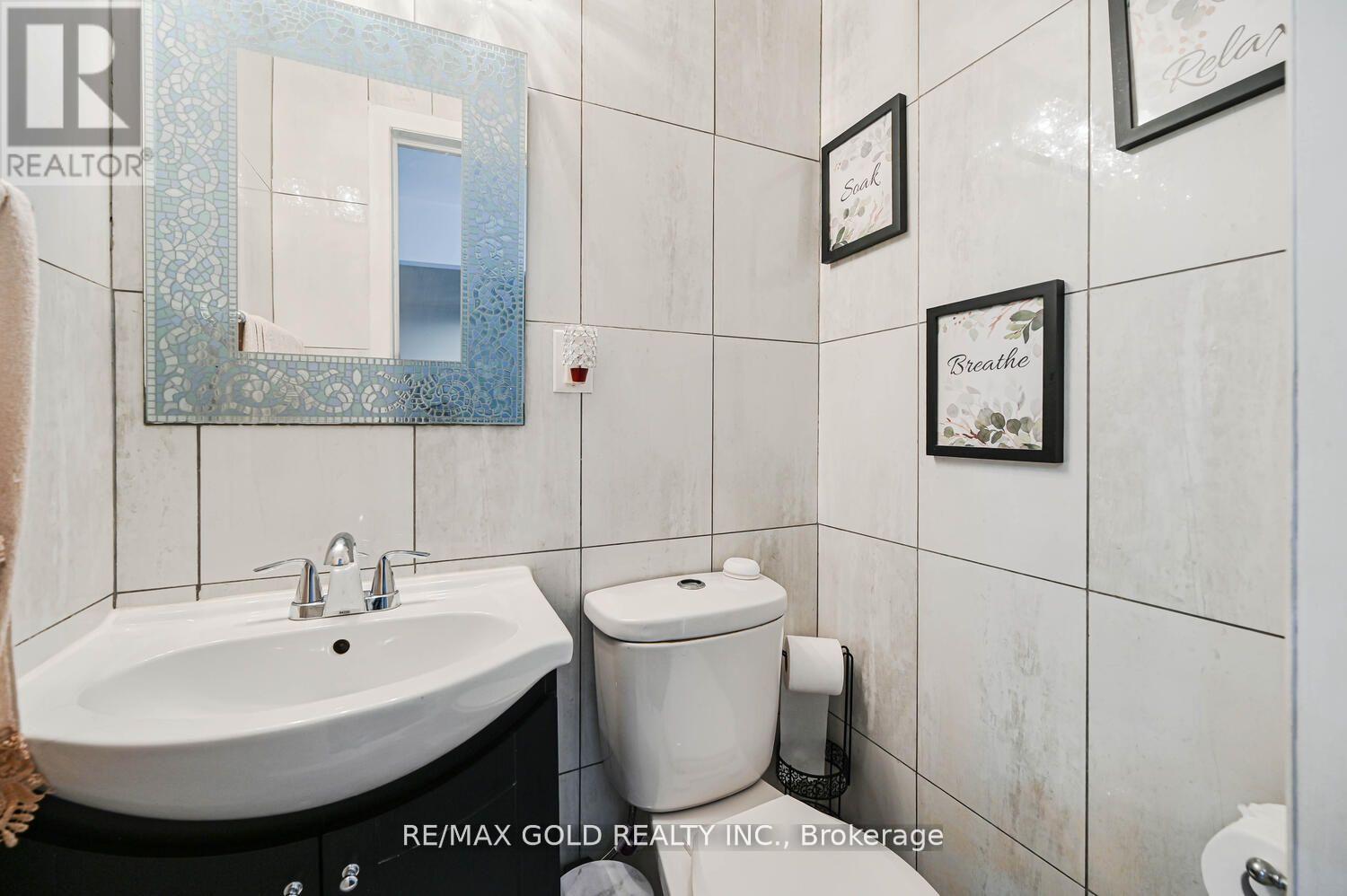 7296 Sigsbee Drive, Mississauga, Ontario  L4T 4A2 - Photo 20 - W12512332