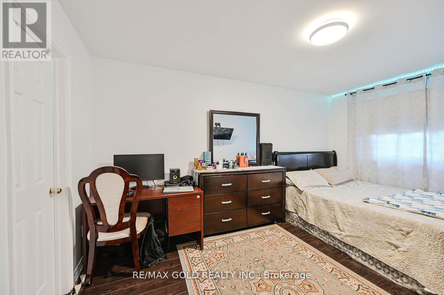 7296 Sigsbee Drive, Mississauga, Ontario  L4T 4A2 - Photo 23 - W12512332