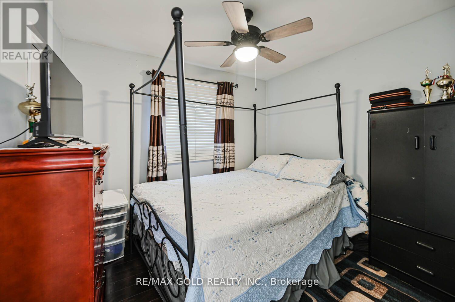 7296 Sigsbee Drive, Mississauga, Ontario  L4T 4A2 - Photo 25 - W12512332