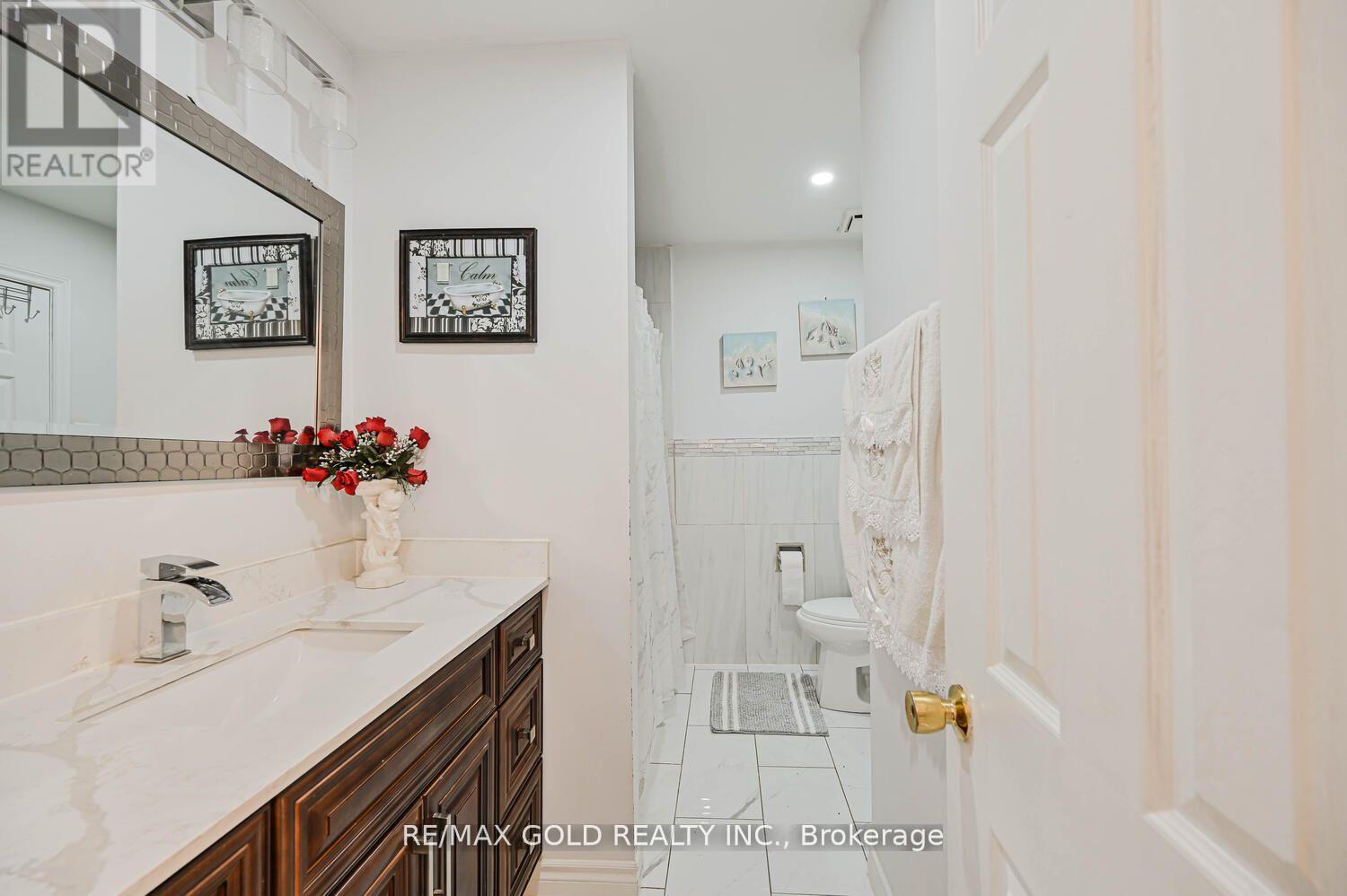 7296 Sigsbee Drive, Mississauga, Ontario  L4T 4A2 - Photo 26 - W12512332