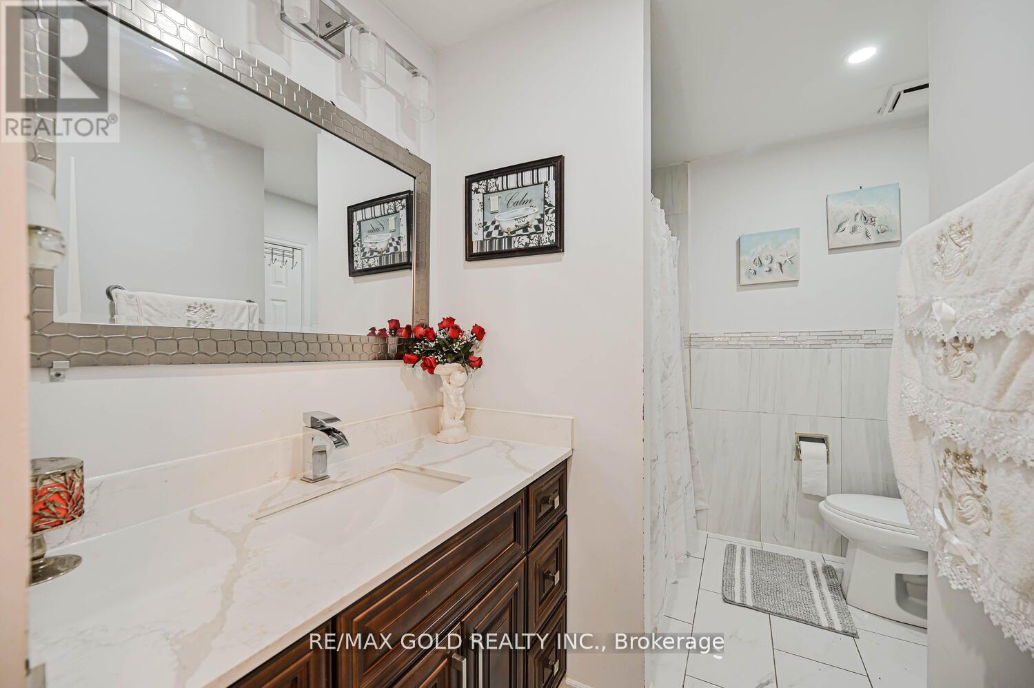 7296 Sigsbee Drive, Mississauga, Ontario  L4T 4A2 - Photo 27 - W12512332