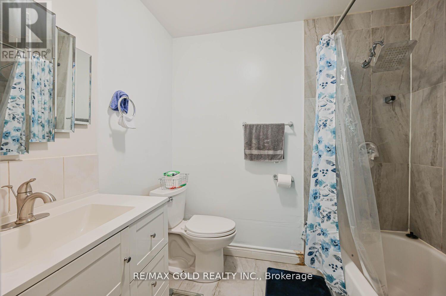 7296 Sigsbee Drive, Mississauga, Ontario  L4T 4A2 - Photo 39 - W12512332