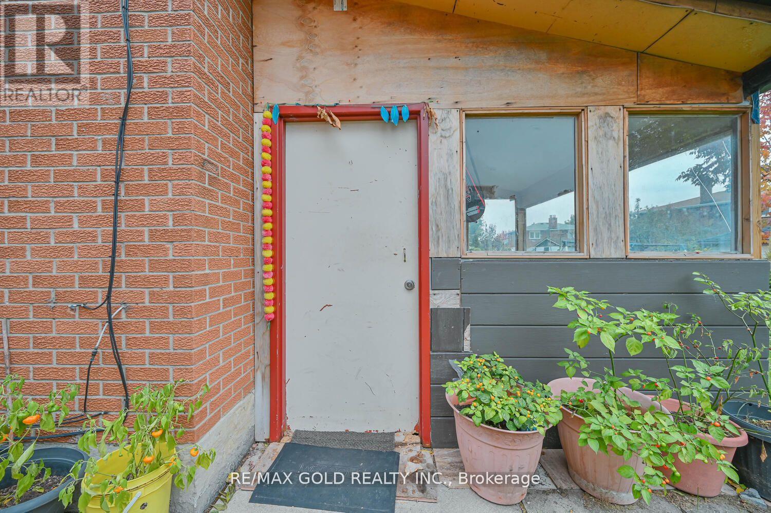 7296 Sigsbee Drive, Mississauga, Ontario  L4T 4A2 - Photo 40 - W12512332