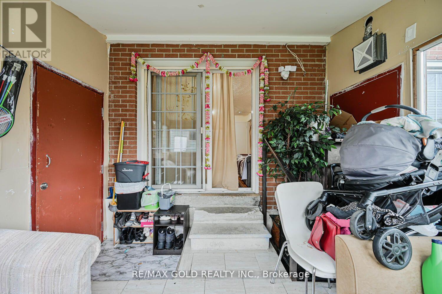 7296 Sigsbee Drive, Mississauga, Ontario  L4T 4A2 - Photo 42 - W12512332