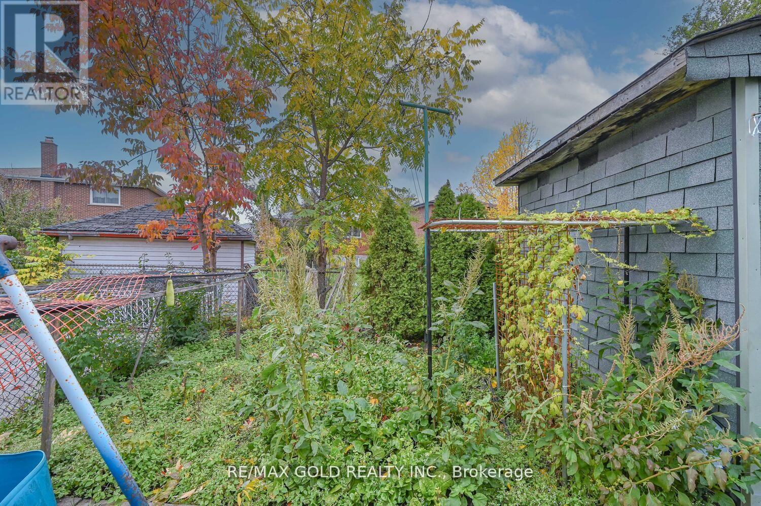 7296 Sigsbee Drive, Mississauga, Ontario  L4T 4A2 - Photo 48 - W12512332