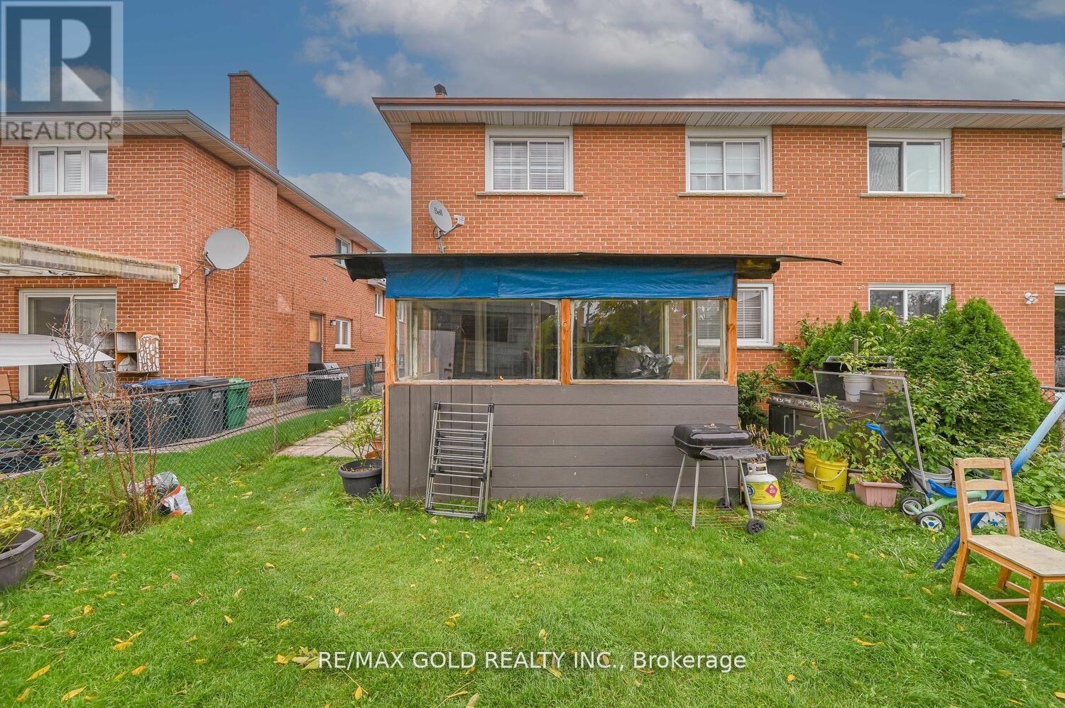 7296 Sigsbee Drive, Mississauga, Ontario  L4T 4A2 - Photo 49 - W12512332