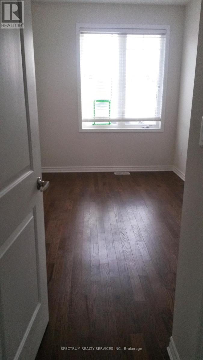 669 Gibson Crescent, Milton, Ontario  L9T 8Z6 - Photo 5 - W12512382