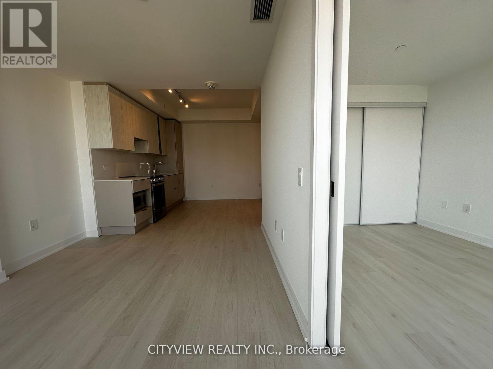 2313 - 3900 Confederation Parkway, Mississauga, Ontario  L5B 0M3 - Photo 11 - W12512410