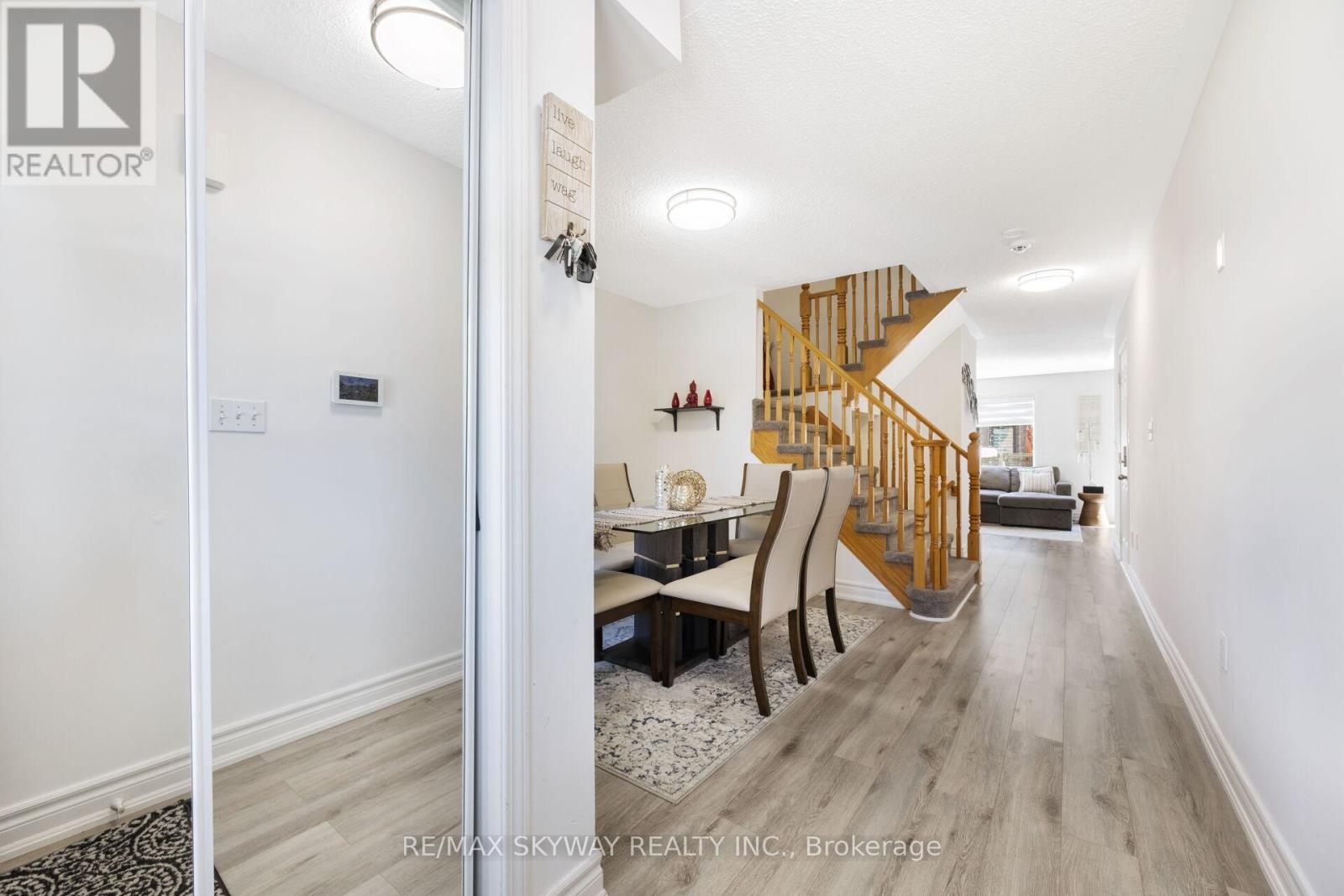 1570 Cartwright Crescent, Milton, Ontario  L9T 5N5 - Photo 10 - W12512440