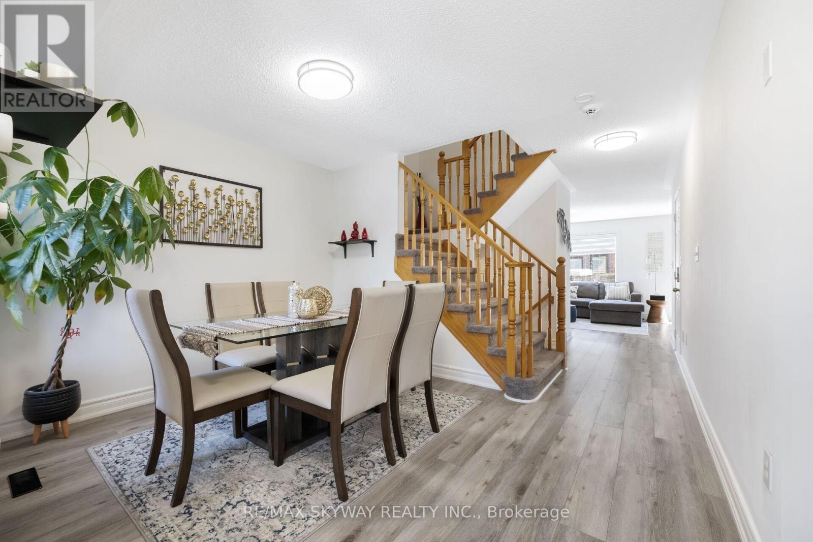 1570 Cartwright Crescent, Milton, Ontario  L9T 5N5 - Photo 11 - W12512440