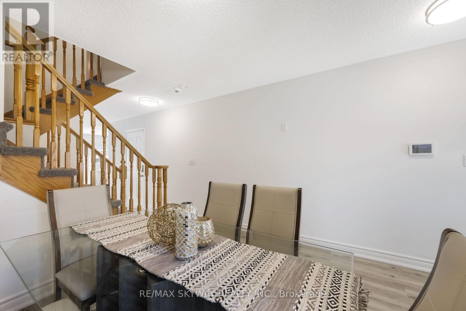 1570 Cartwright Crescent, Milton, Ontario  L9T 5N5 - Photo 14 - W12512440