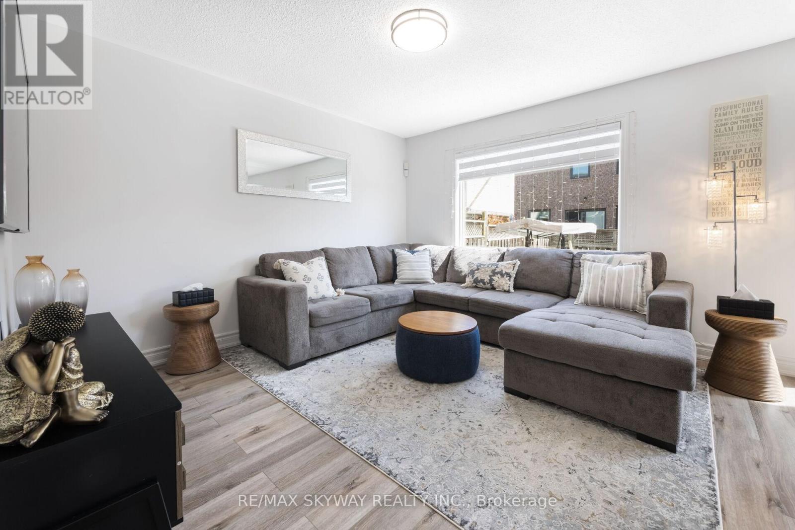 1570 Cartwright Crescent, Milton, Ontario  L9T 5N5 - Photo 15 - W12512440