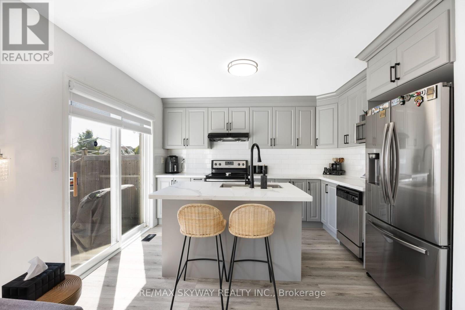 1570 Cartwright Crescent, Milton, Ontario  L9T 5N5 - Photo 18 - W12512440