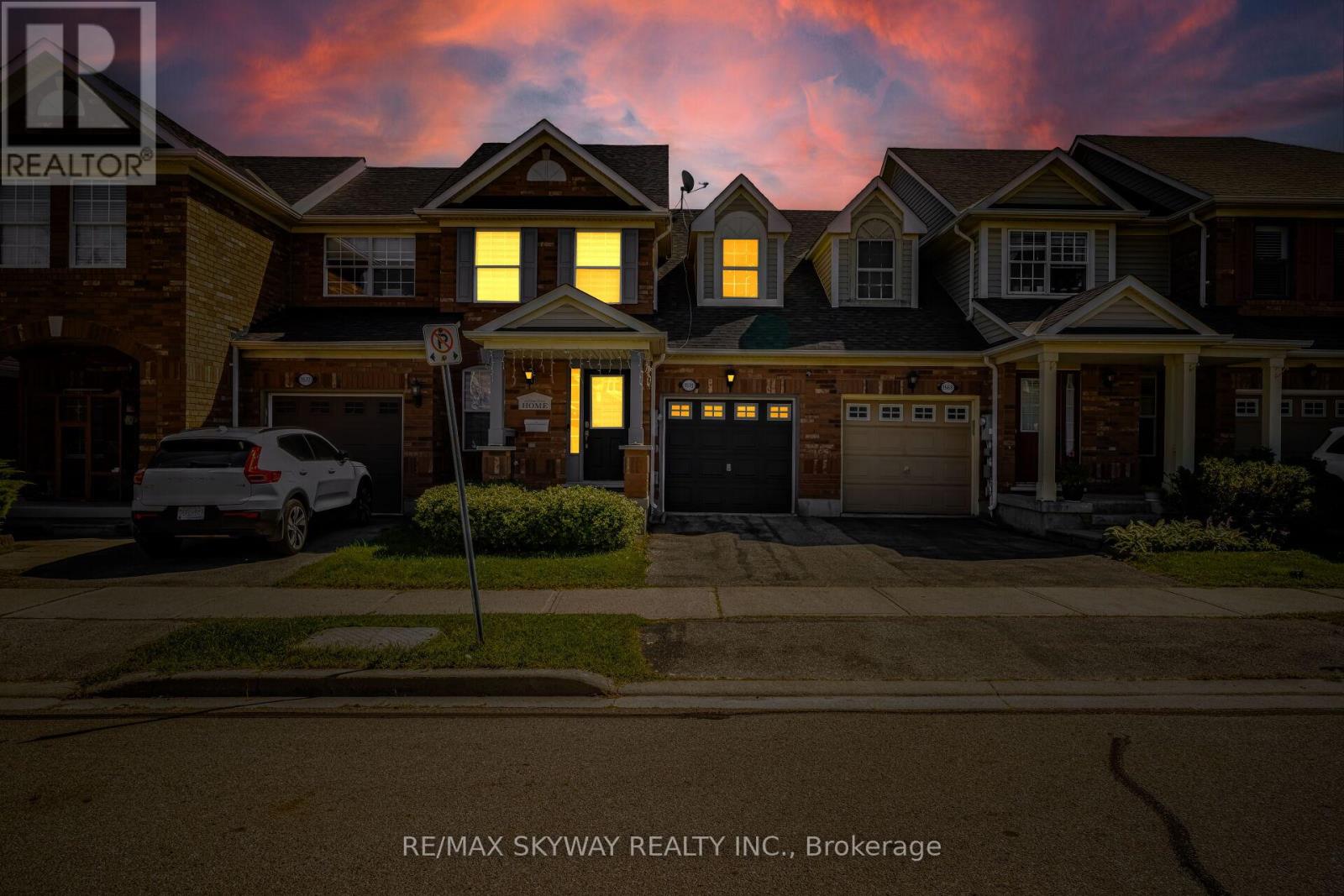 1570 Cartwright Crescent, Milton, Ontario  L9T 5N5 - Photo 2 - W12512440