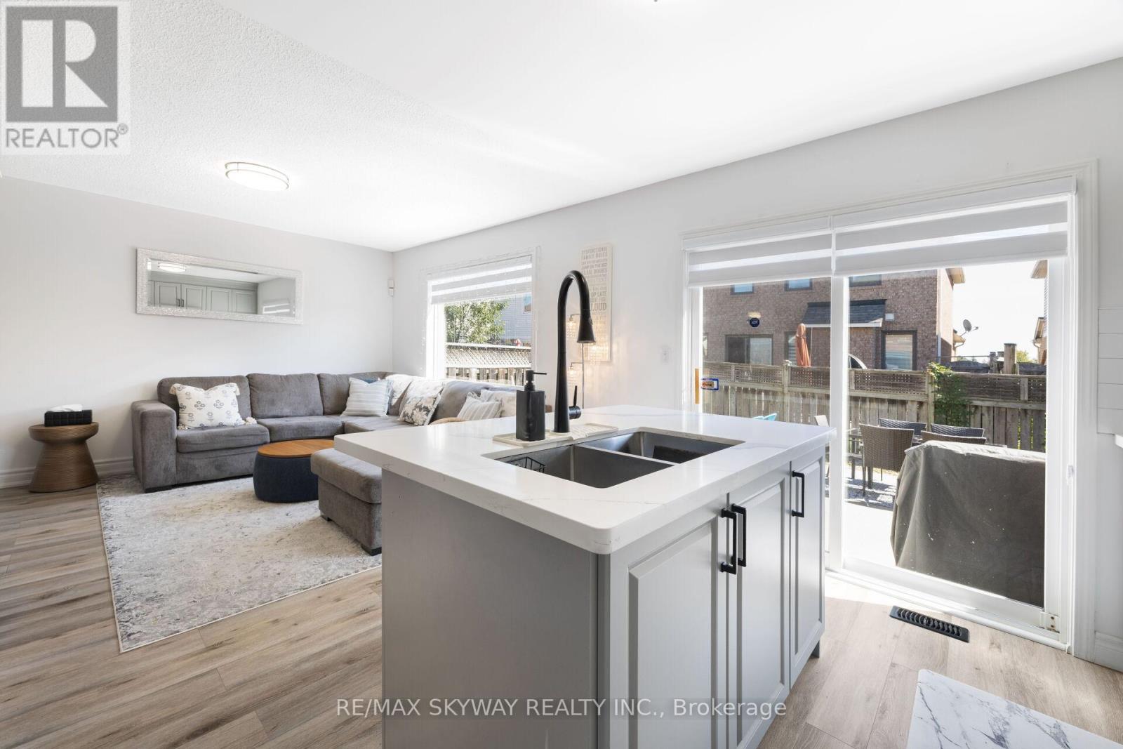 1570 Cartwright Crescent, Milton, Ontario  L9T 5N5 - Photo 23 - W12512440