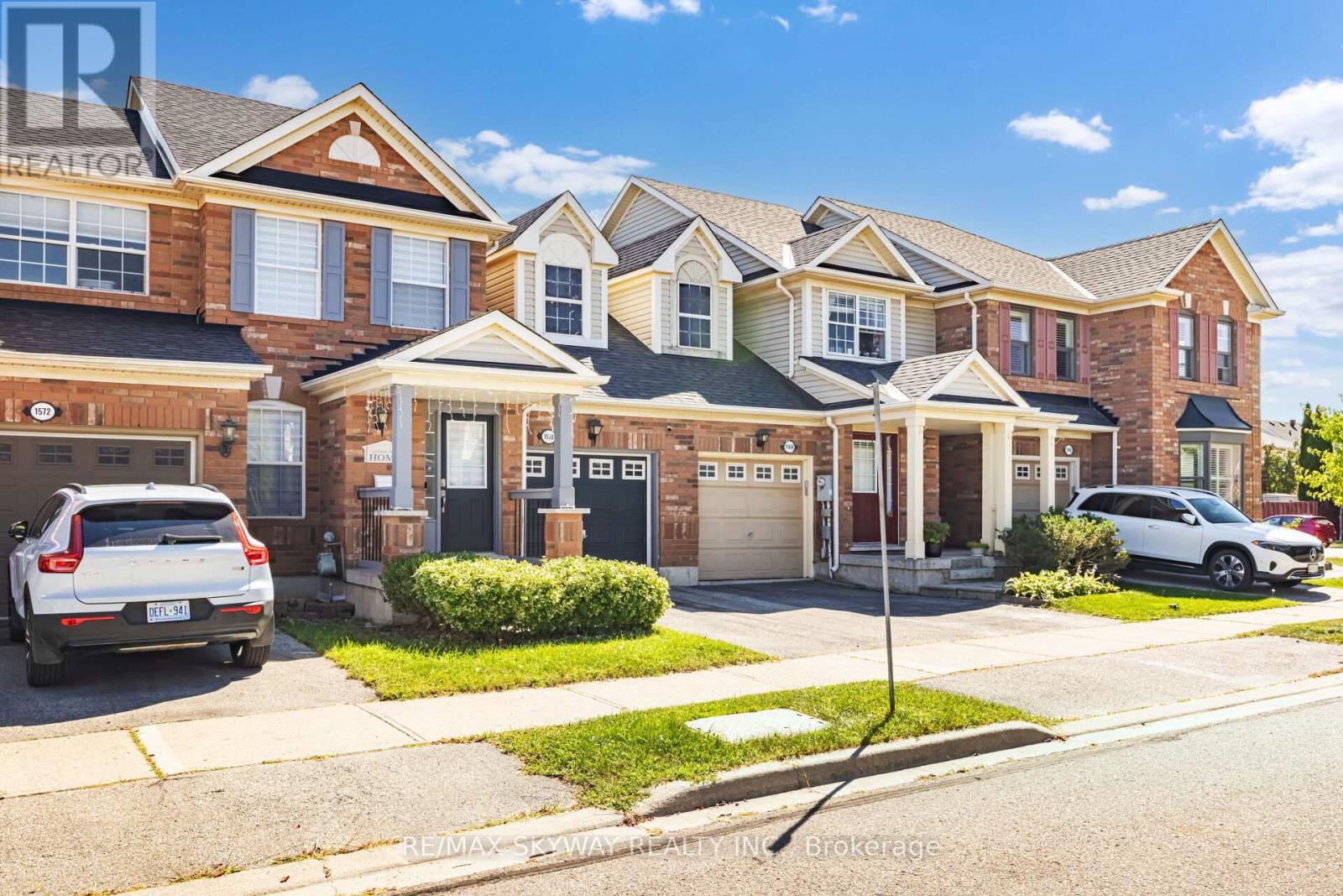 1570 Cartwright Crescent, Milton, Ontario  L9T 5N5 - Photo 5 - W12512440