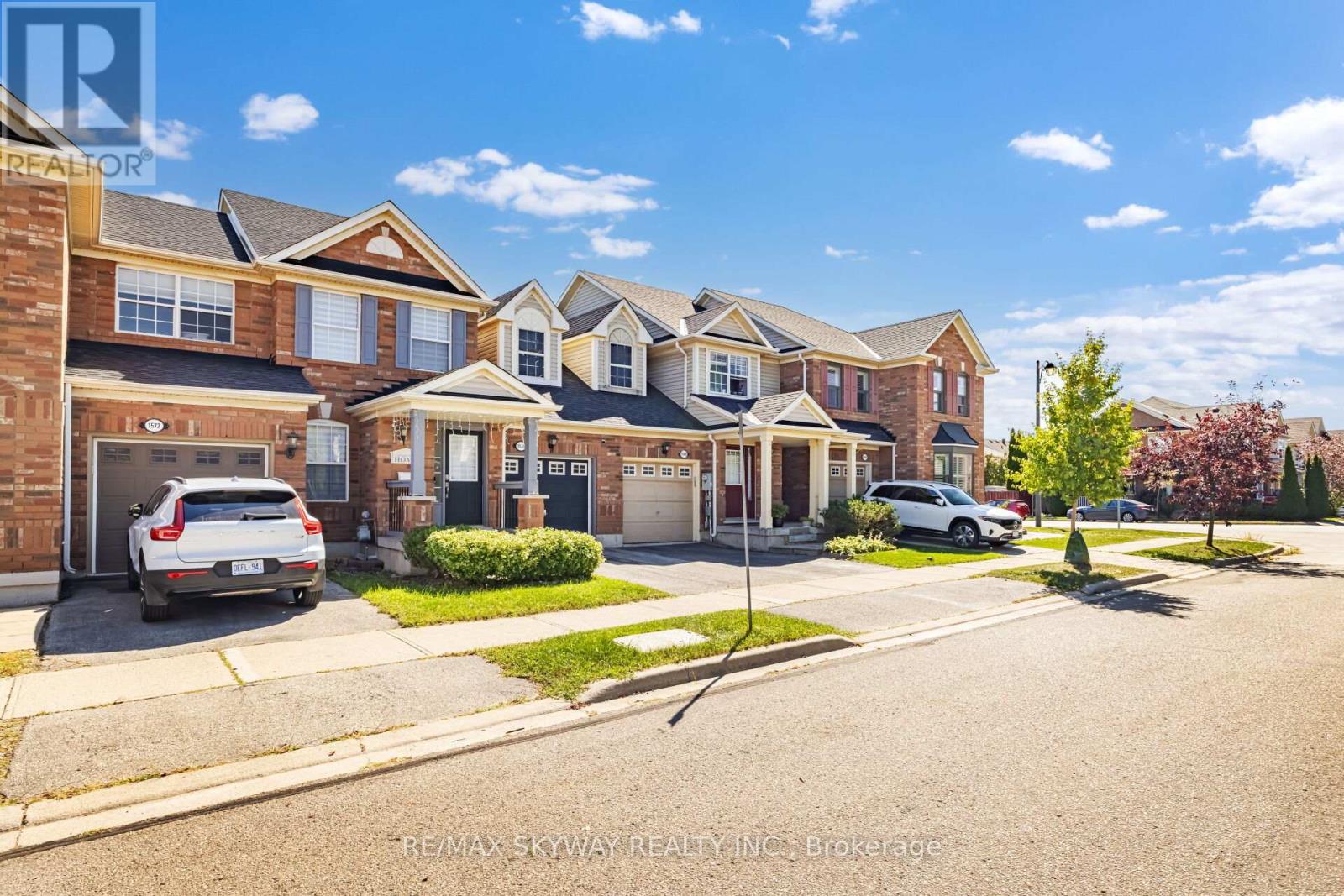 1570 Cartwright Crescent, Milton, Ontario  L9T 5N5 - Photo 6 - W12512440