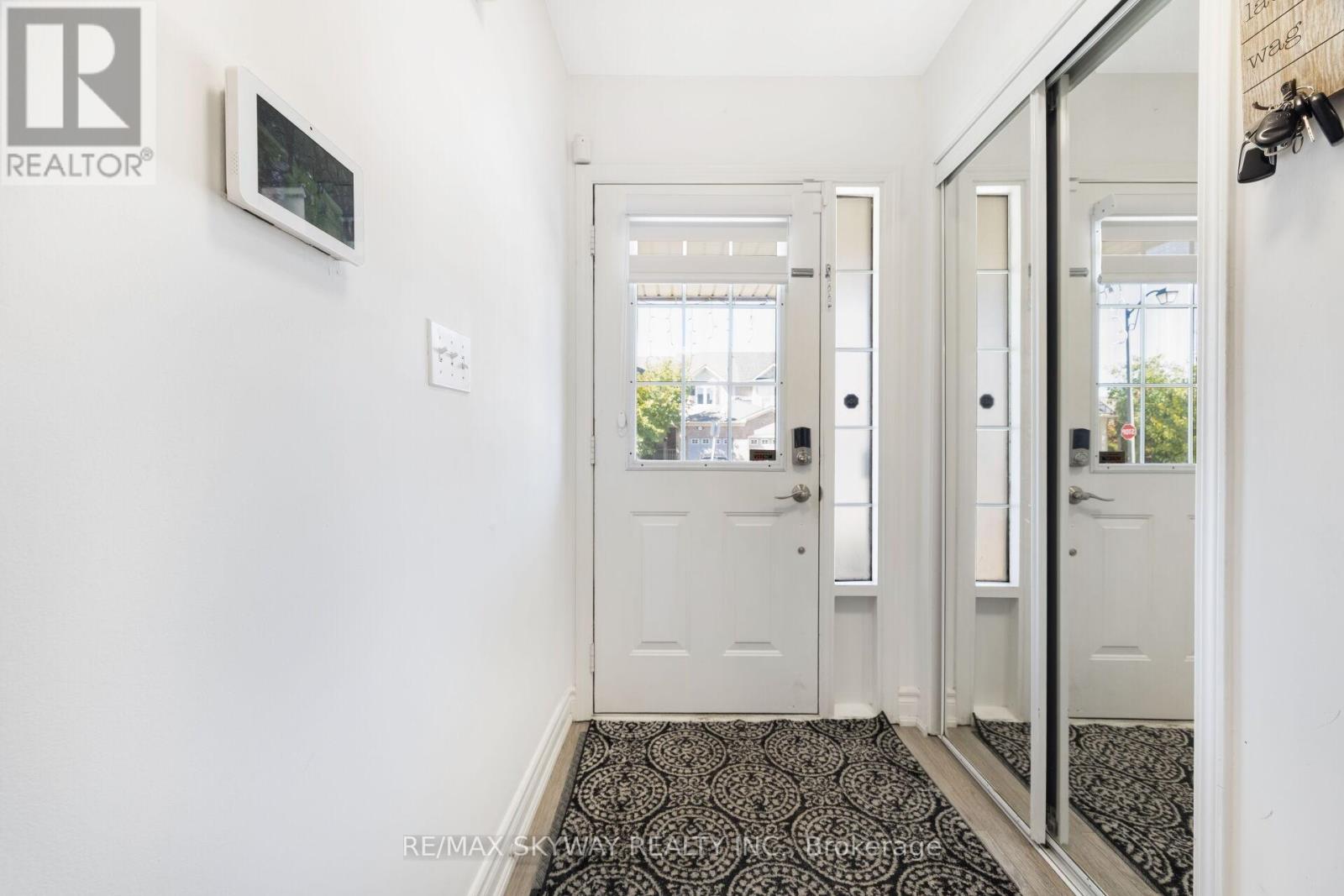 1570 Cartwright Crescent, Milton, Ontario  L9T 5N5 - Photo 9 - W12512440