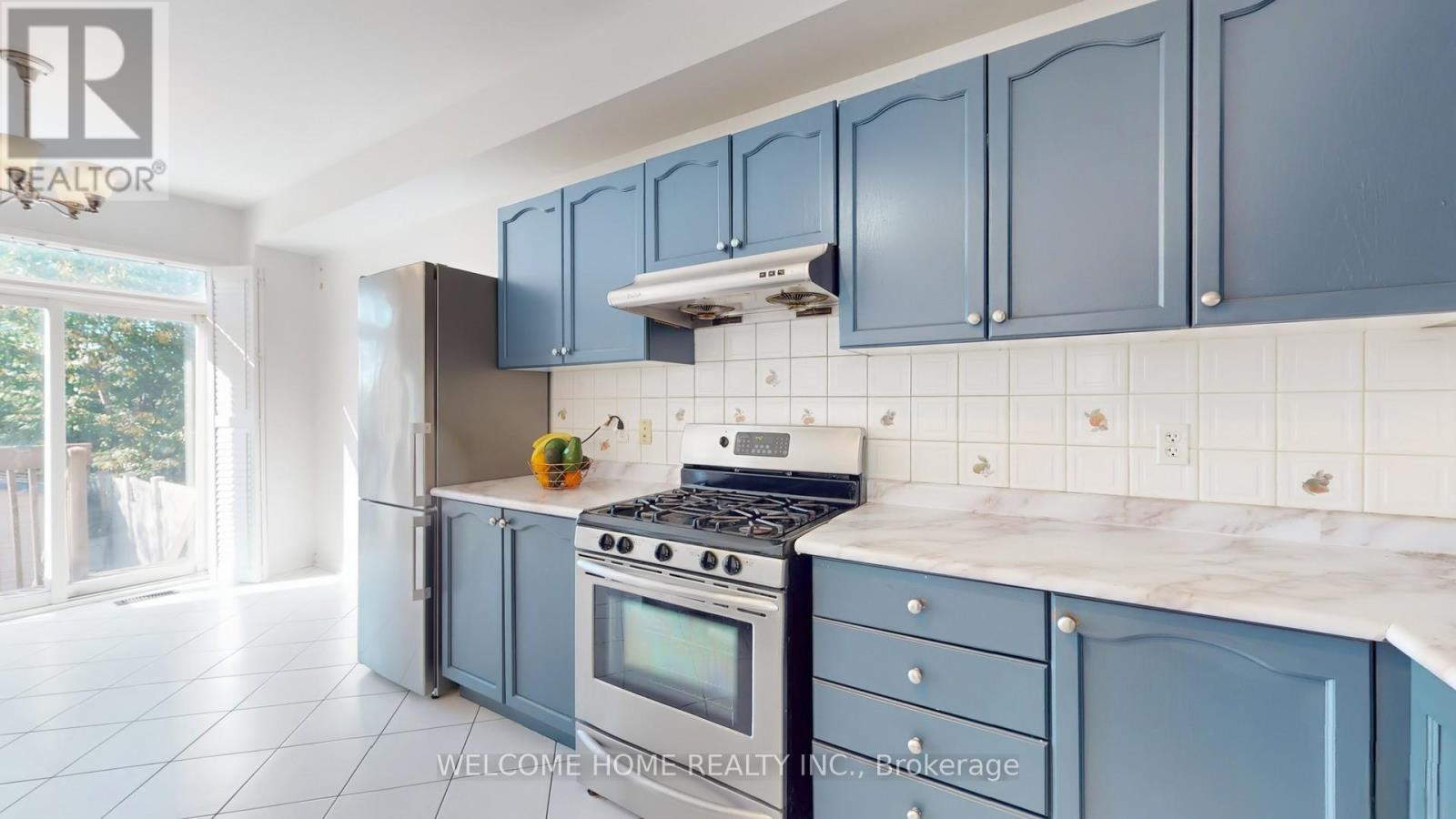 33 Fred Young Drive, Toronto, Ontario  M3L 0A1 - Photo 10 - W12512444