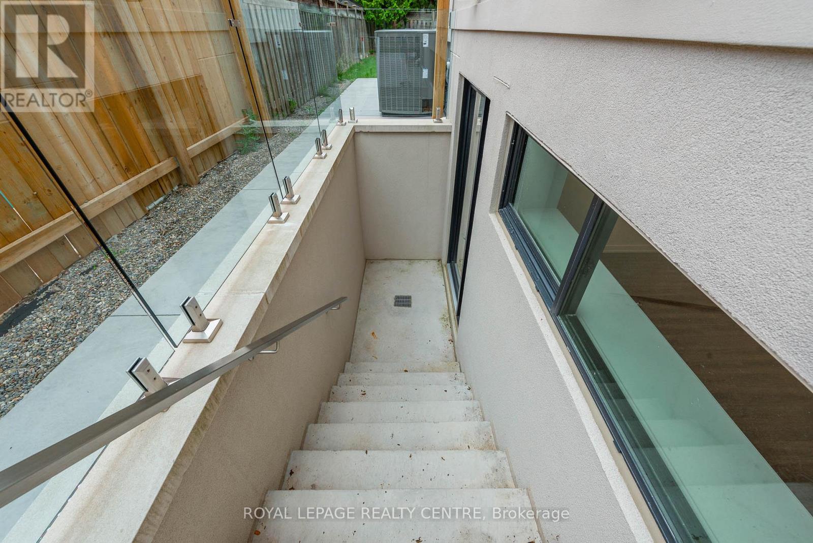 Basement - 2421 Arbordale Drive, Mississauga, Ontario  L5A 2M8 - Photo 3 - W12512452