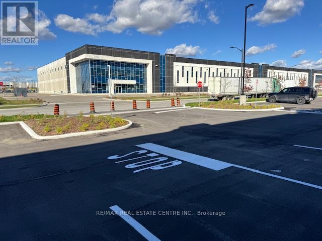 C10 - 85 Inspire Boulevard, Brampton, Ontario  L6R 3W4 - Photo 11 - W12512486