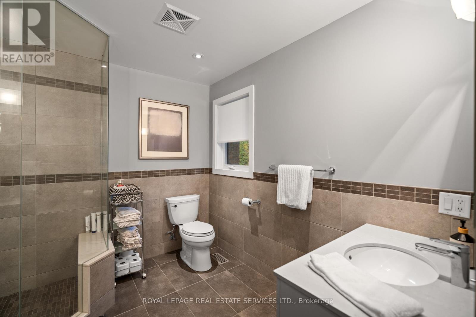 3 Friars Lane, Toronto, Ontario  M9A 1T6 - Photo 23 - W12512504