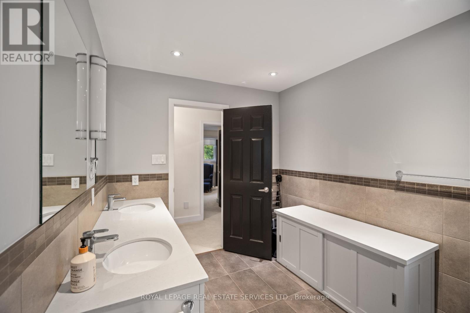 3 Friars Lane, Toronto, Ontario  M9A 1T6 - Photo 28 - W12512504