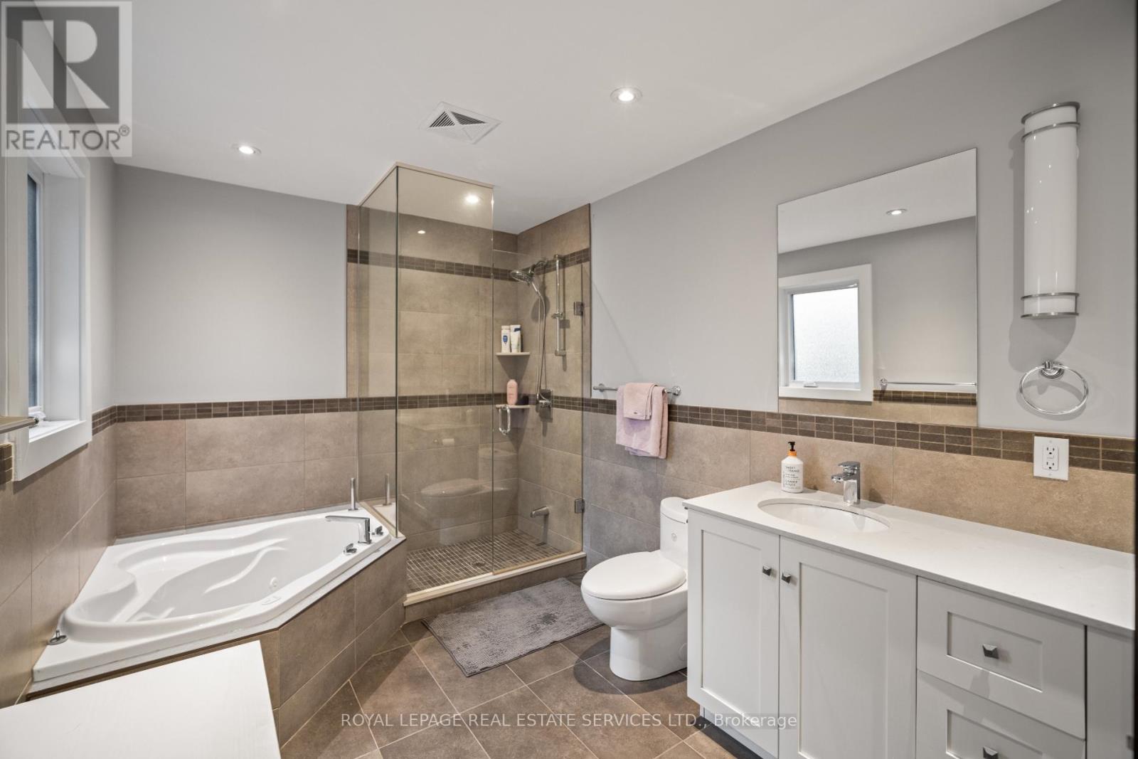 3 Friars Lane, Toronto, Ontario  M9A 1T6 - Photo 29 - W12512504