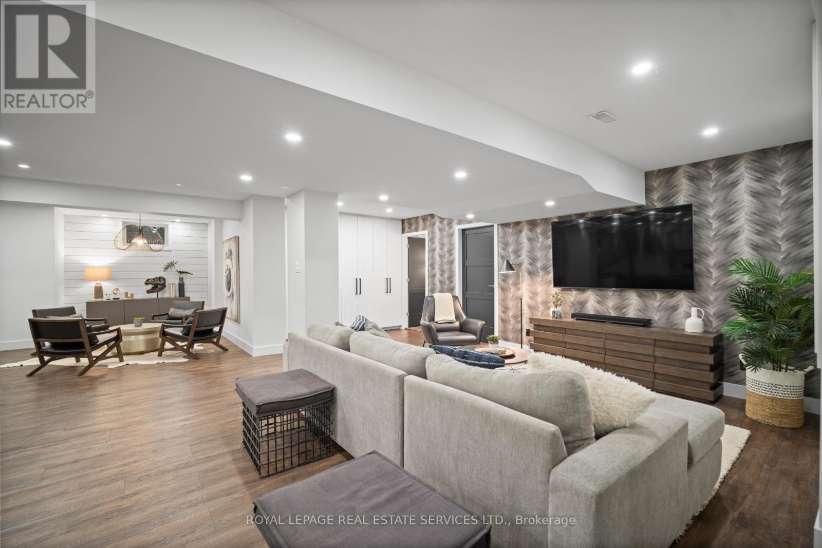 3 Friars Lane, Toronto, Ontario  M9A 1T6 - Photo 32 - W12512504