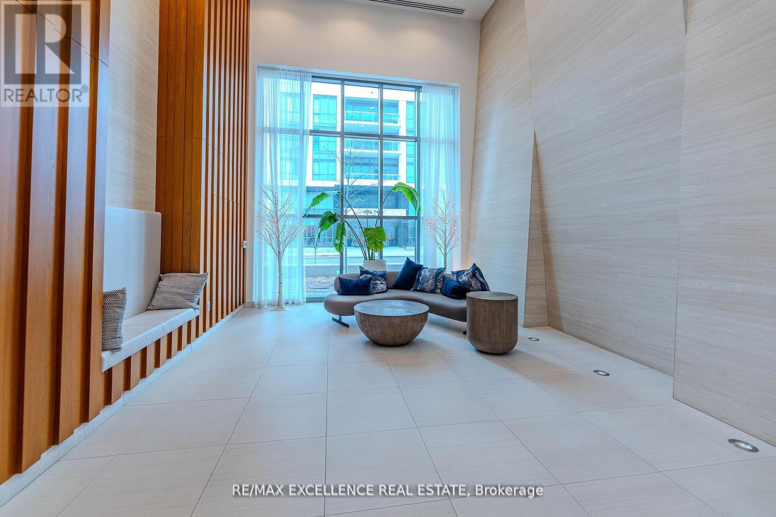 608 - 70 Annie Craig Drive, Toronto (Mimico), Ontario  M8V 0G2 - Photo 4 - W12512512