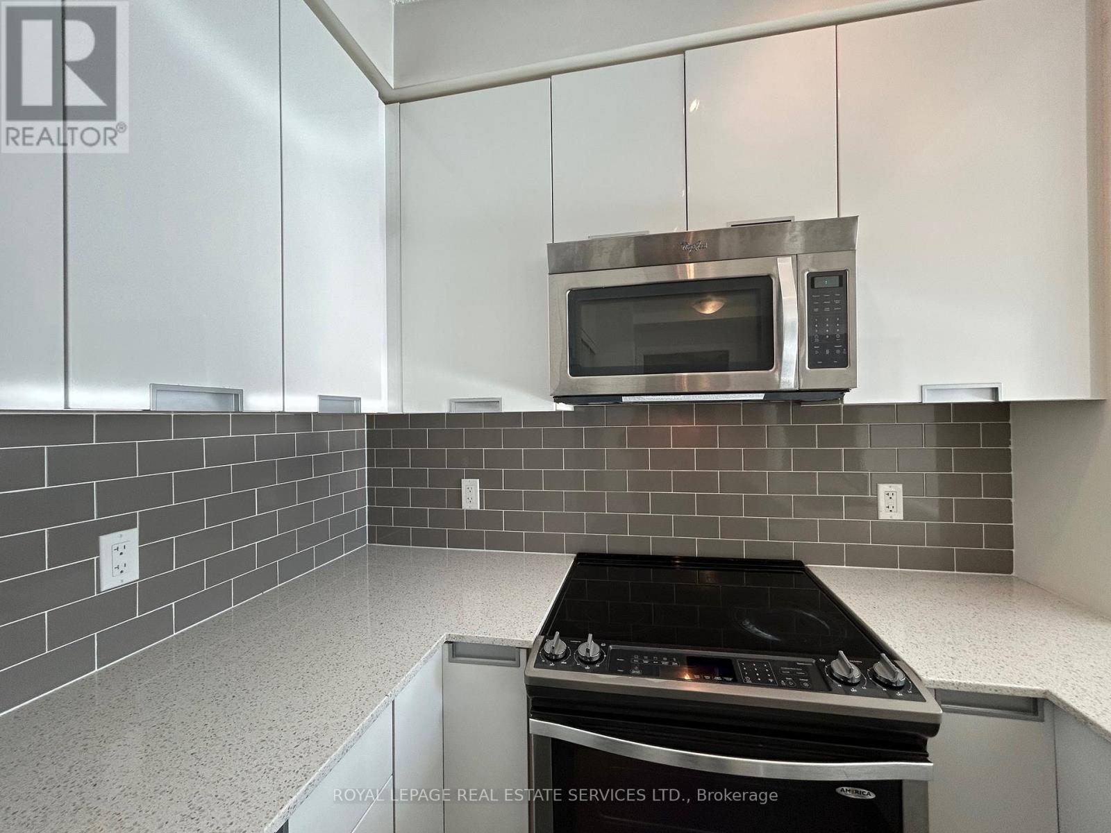 1701 - 55 Eglinton Avenue W, Mississauga, Ontario  L5R 0E4 - Photo 11 - W12512578