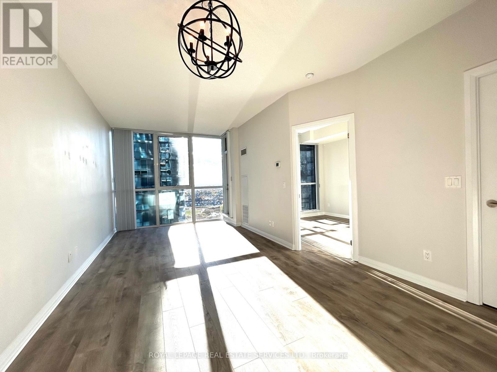 1701 - 55 Eglinton Avenue W, Mississauga, Ontario  L5R 0E4 - Photo 5 - W12512578