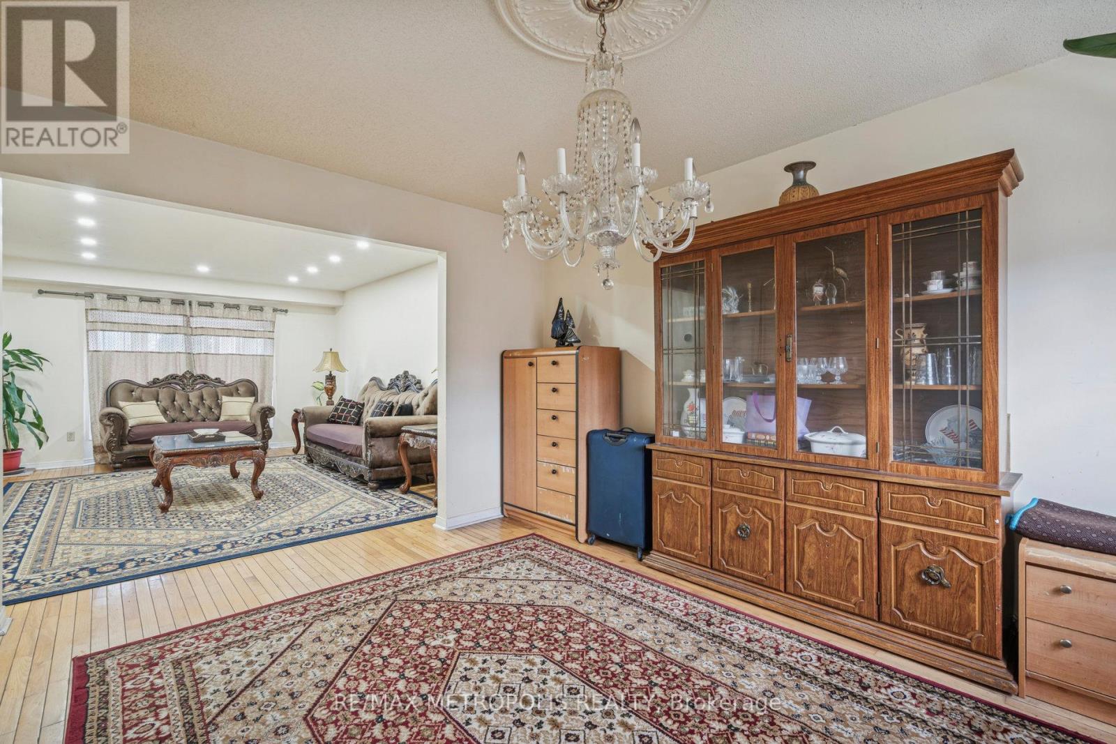 387 Ray Lawson Boulevard, Brampton, Ontario  L6Y 3X7 - Photo 10 - W12512580